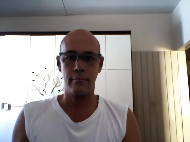 DOUGLAS CARLOS DA SILVA