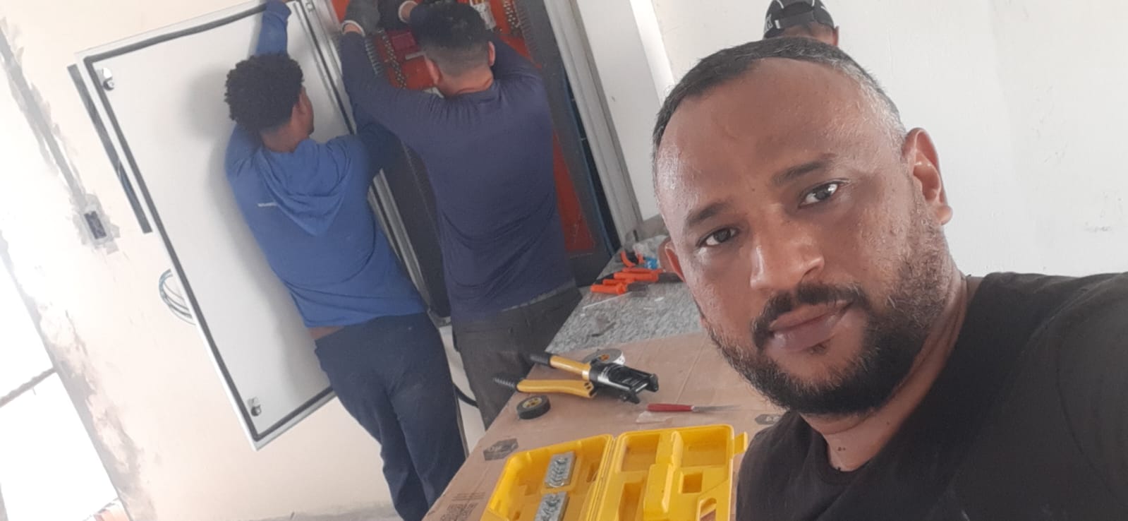 FJ. SOLUÇÕES ELÉTRICAS