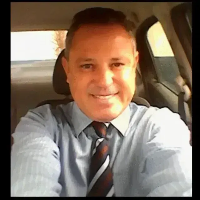 Marido De Aluguel E Pedreiros