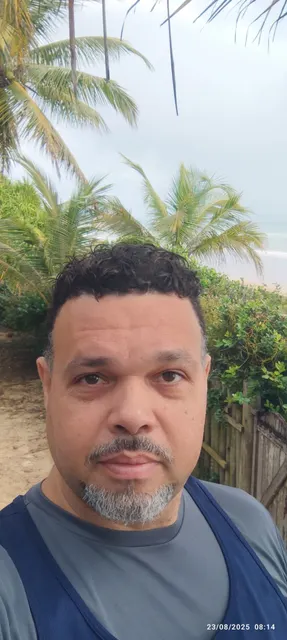 Eletricista e instalador de segurança eletrônica